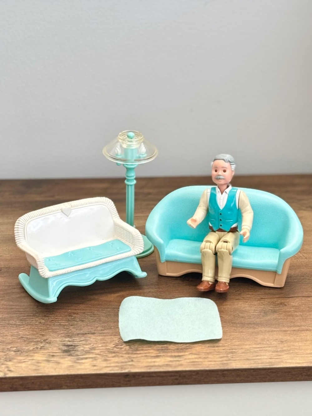 VINTAGE Fisher Price Loving Family Dollhouse Living Room Set Couch Lamp Grandpa